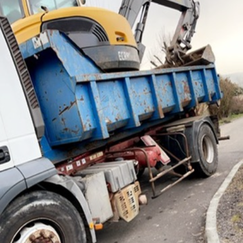 Camion matériel de construction